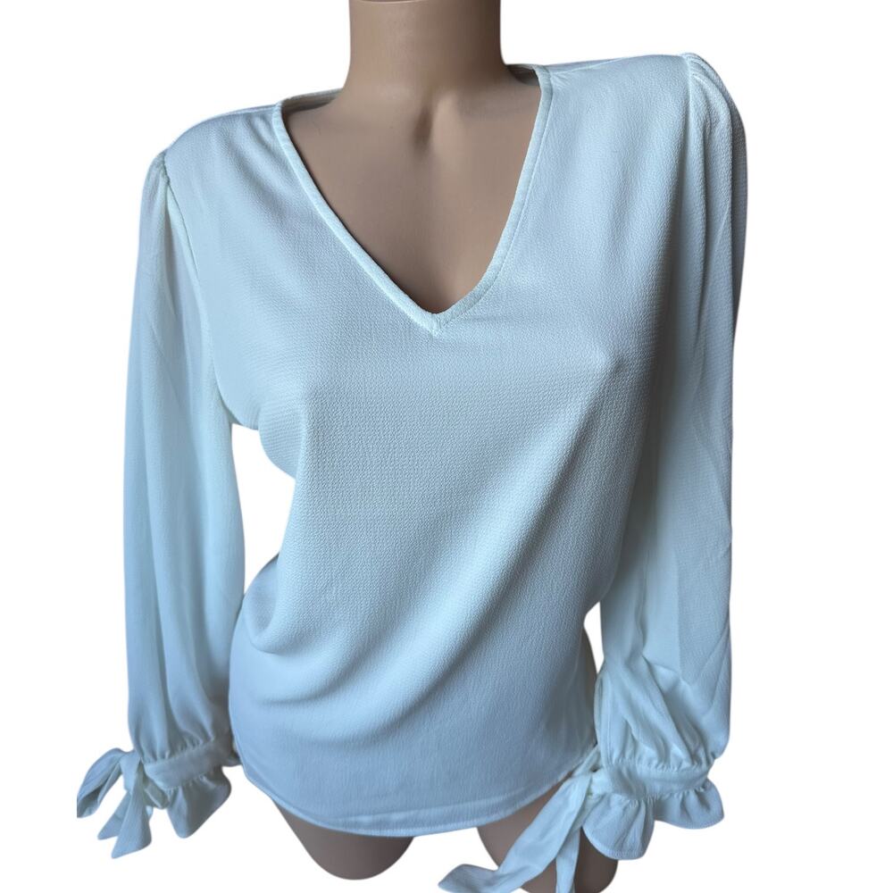 NWT CeCe women’s medium White Long Sleeve V-Neck Blouse with Ruffle Tie-Cuffs - Picture 10 of 12